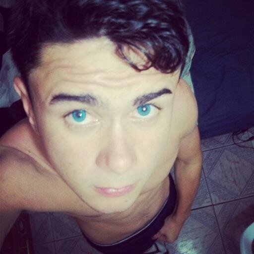 Posso Não Ser a Melhor Pessoa do Mundo, Mas Também Não Finjo Ser o Que Não Sou. ;)