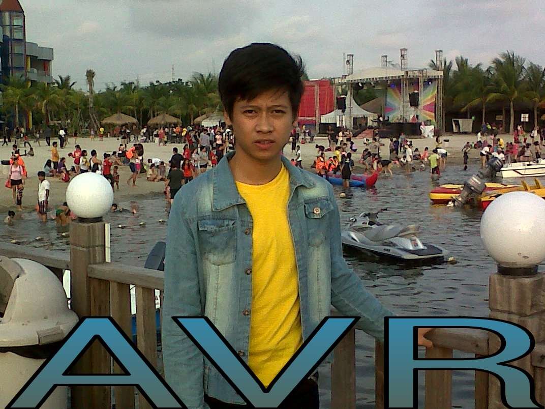Selama aku bisa aku akan terus mencoba , lemah dihadapan Allah swt..   Inspirasi @R_besar @bepe20  princess @RynchiBi ,footbal :-) 
 follow me