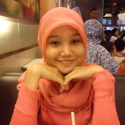 Kalem ; Agak Pemalu ; Suka Kalau Punya Banyak Teman ; FollBack Me ya... I will Follow you too :D