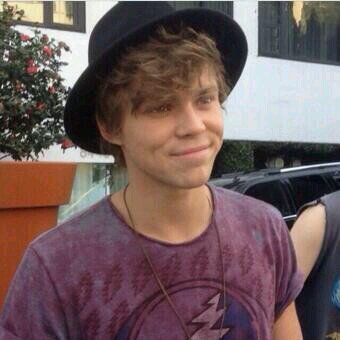 nutellashton_'s profile picture. #5sosfam