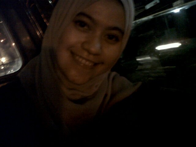 Hanya allah lah sebaik2nya ponolongku. Love singing, cooking and studying.