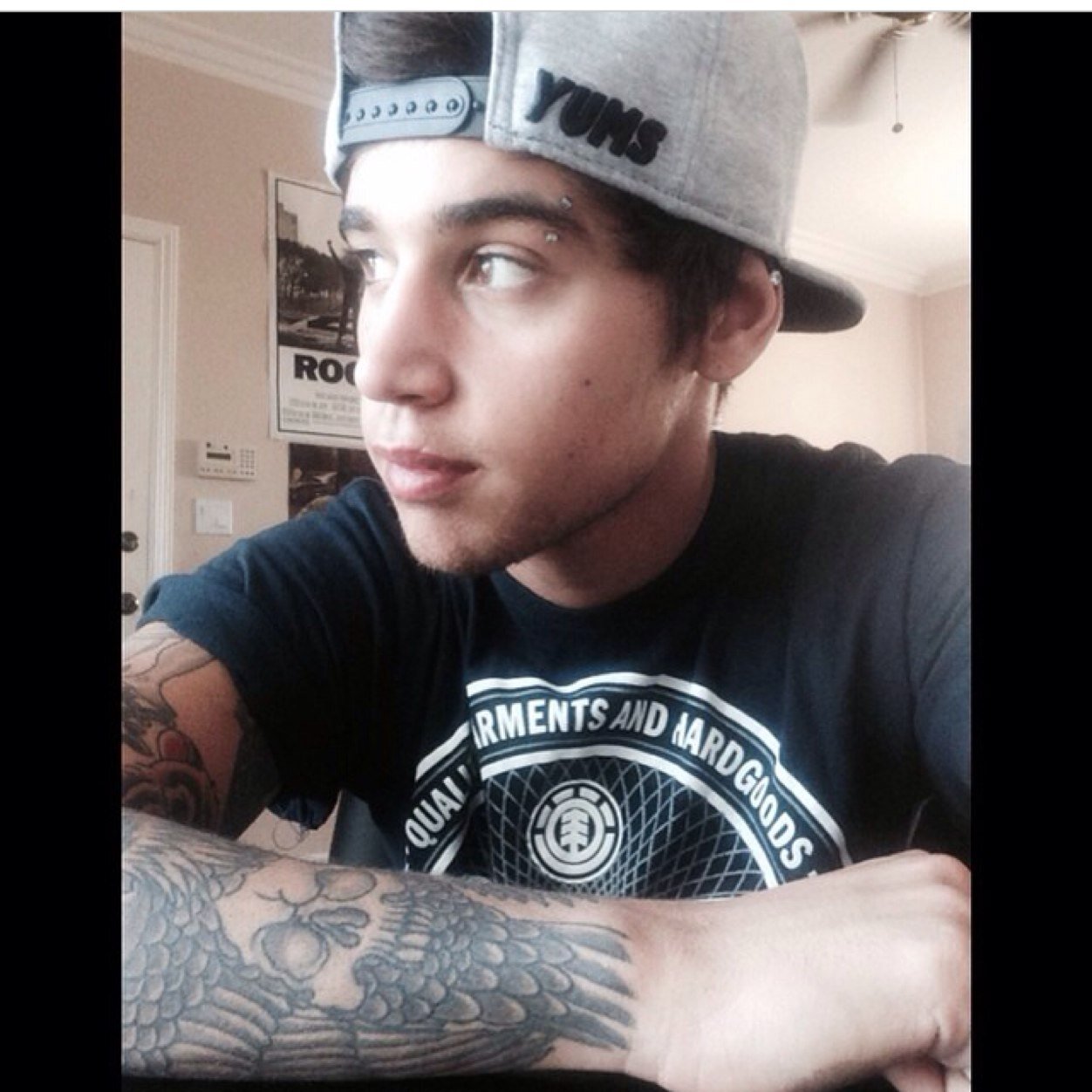 0/5 :( i love the janoskians so much and i'll probably never meet them :/ and never get noticed by them...