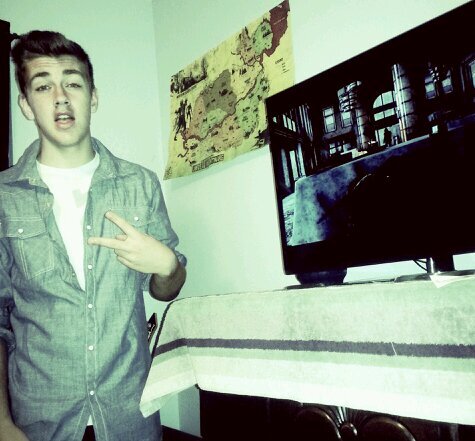 grantsathuggg's profile picture. Pain is temporary. Quitting lasts forever. follow me, ighttt? cx