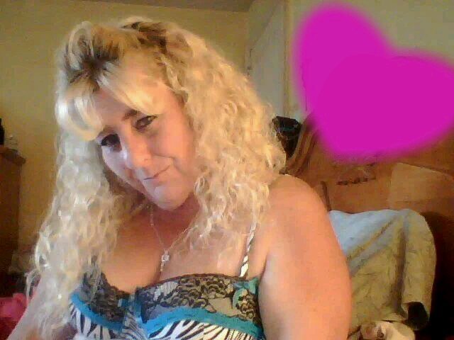 Shellyb215's profile picture. 