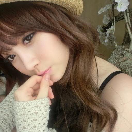 Kim Ah-young born November 6, 1992, better known by my stage name Yura ,  as the main rapper and dancer of the girl group Girl's Day | #GsDRPCLUB