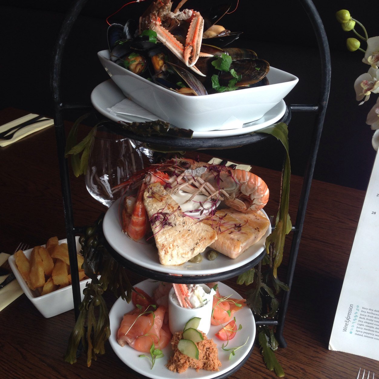 Award winning Northumberland restaurant, specialising in fresh fish from the towns harbour and pizza from our woodfired oven