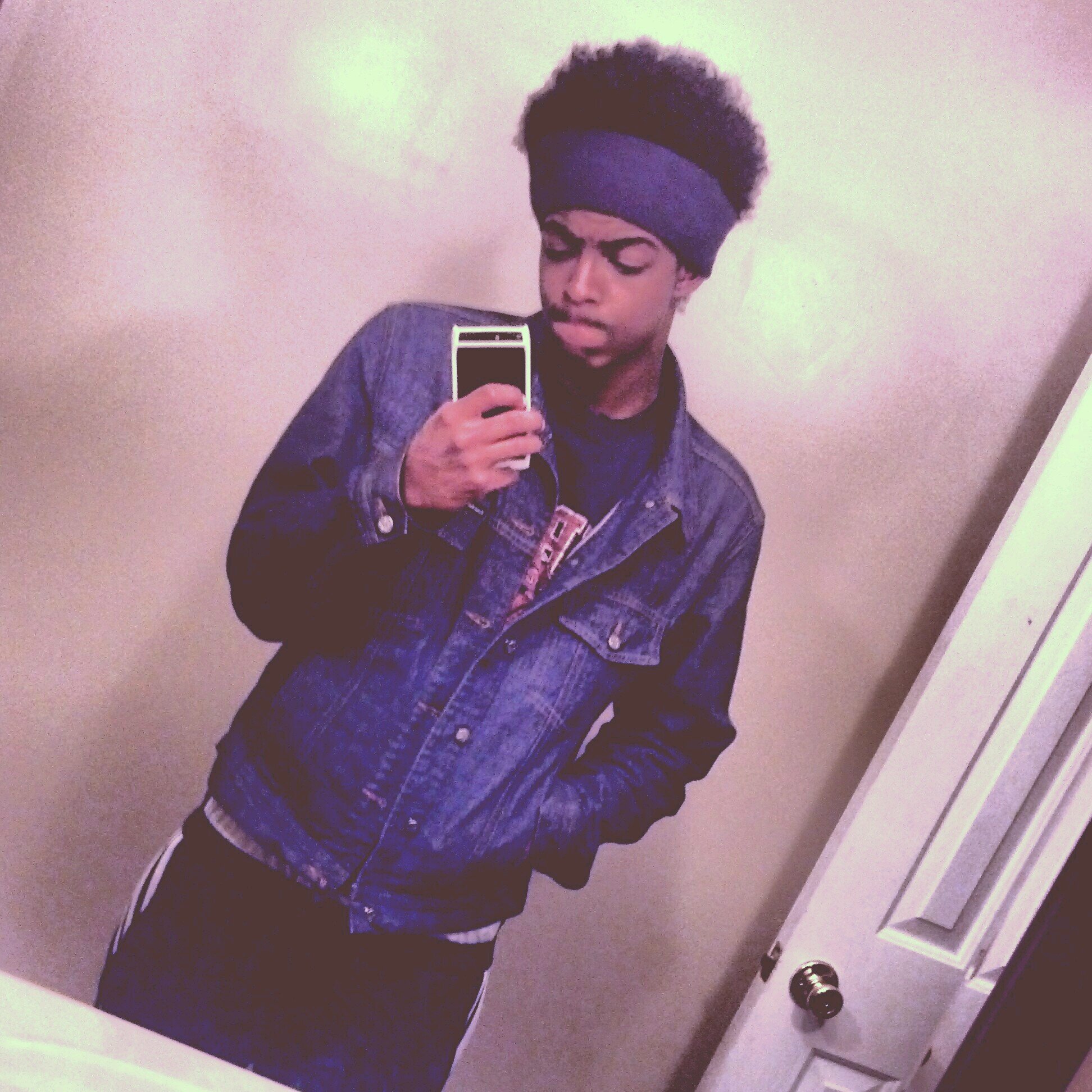 1/8th of REBEL STATE Fayettenam Artist just tryna make it IZM....Follow My Ig: Smokinwitgargamel...R.I.P. Moose