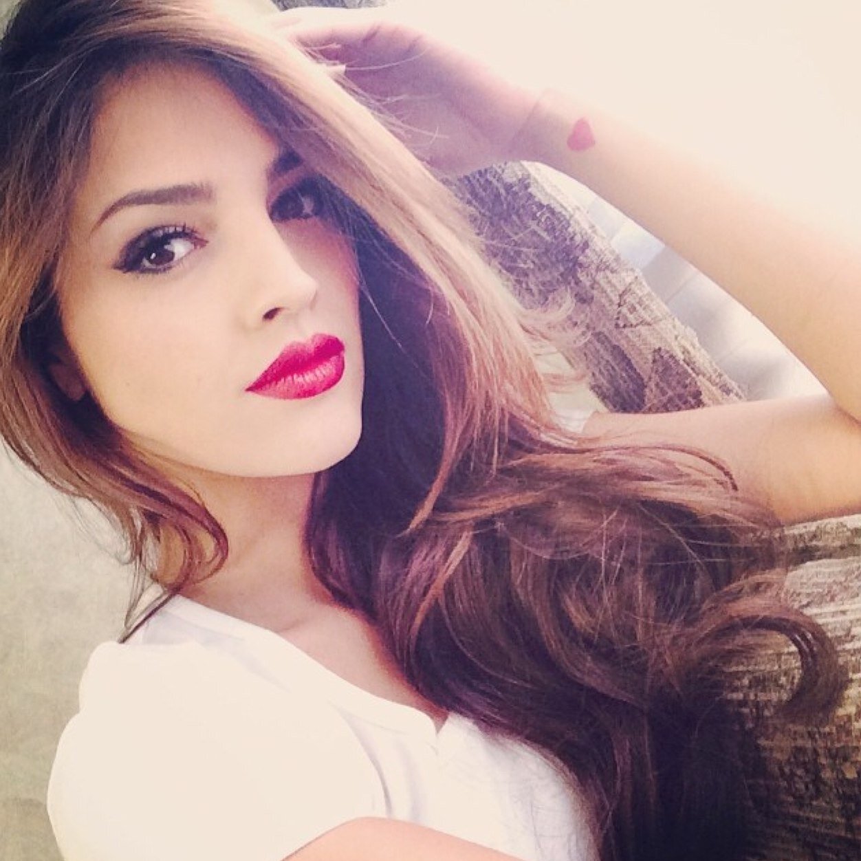 Fan Club Oficial... El Mundo Magico de Eiza El primer club de Eiza Gonzalez. Y tu Fuente No. 1 de Información sobre @eizamusica