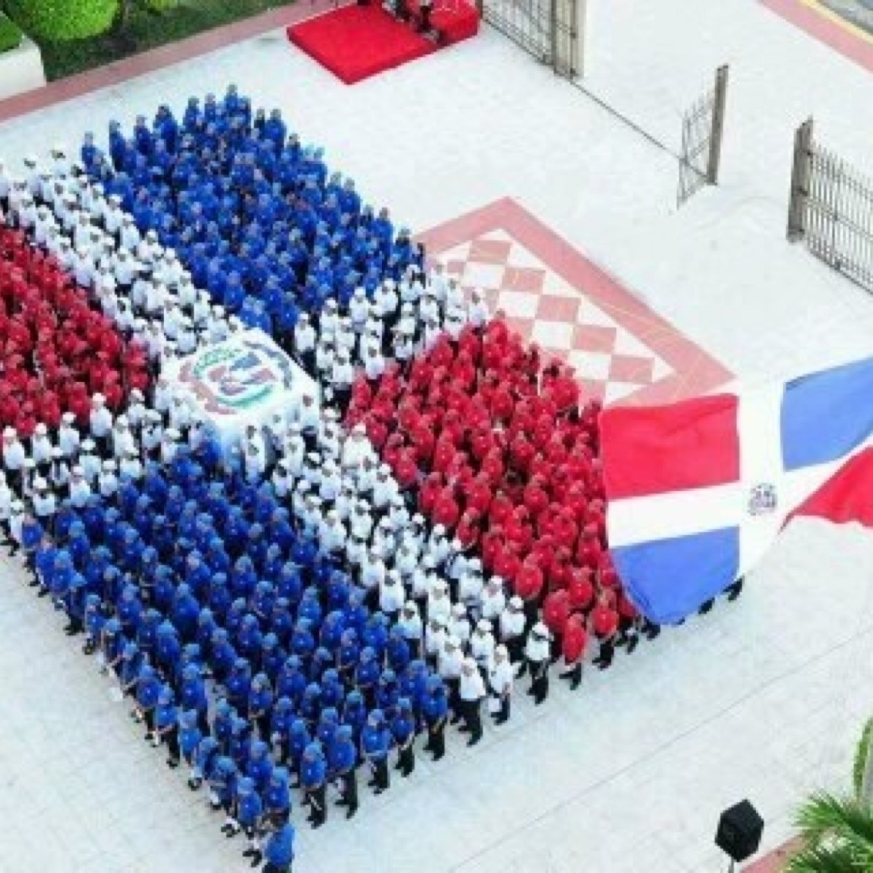 ambrioris's profile picture. Dominicano... trabajando día a día en construir mi mejor versión.