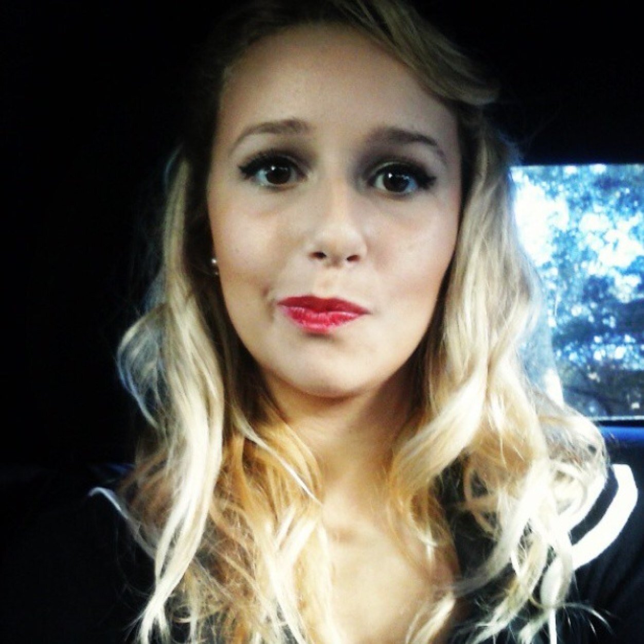 Im Kayla! I inhabbit a tiny portion of the Sunshine State that is Florida!