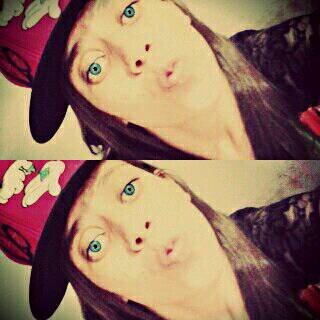 -Facebook: Bruna Caroline. -Instagran: djbrunakarol.  *-*