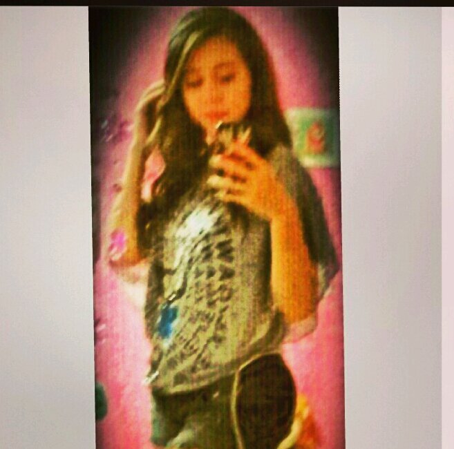 Quem se descreve se limita.