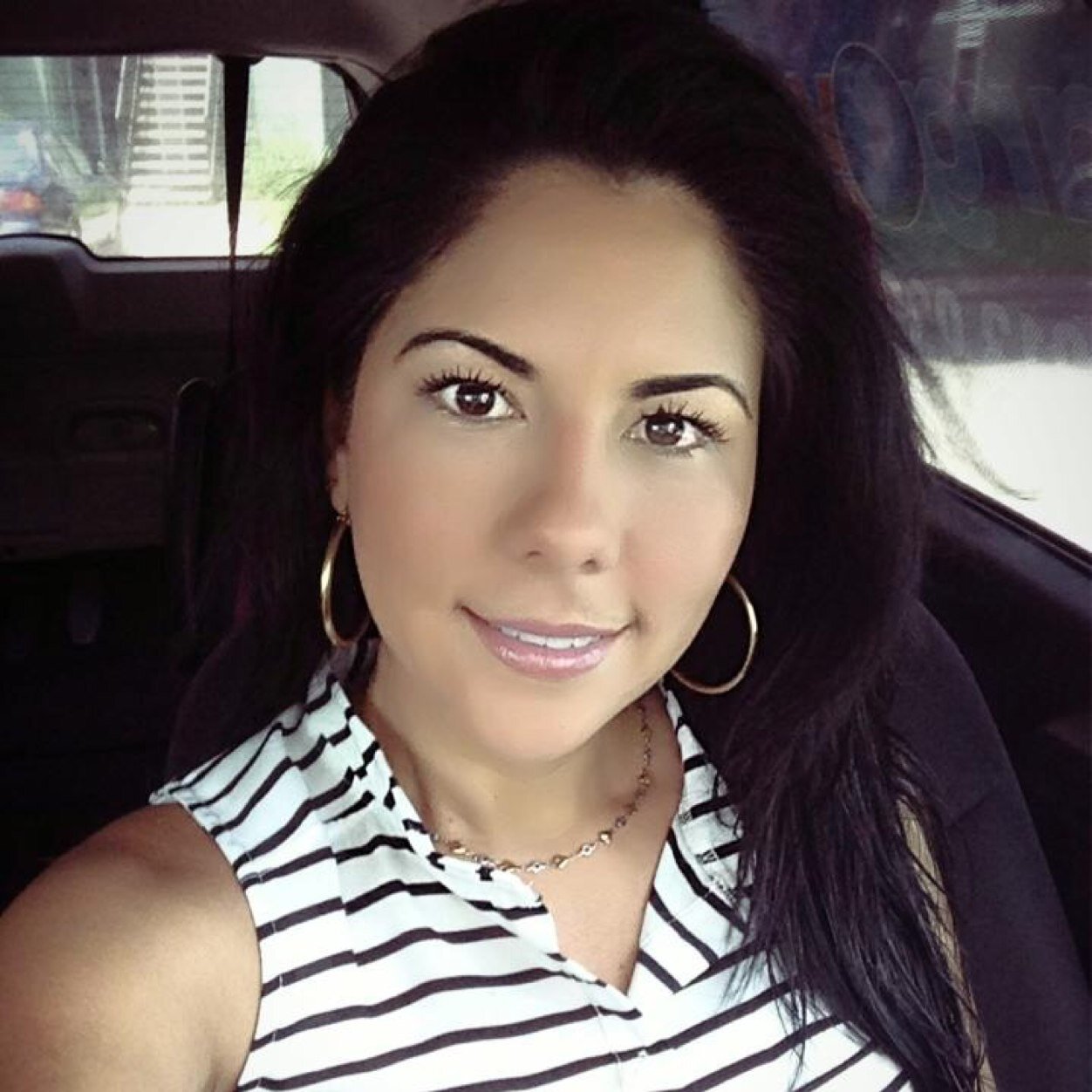 soy una chica agradable me gusta bailar me encanta tener amigos.