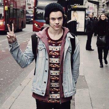 hi :) i'm directioner - #polishdirectioner ♥ i play the guitar ! follow me = follow back
thank you for everything xx
