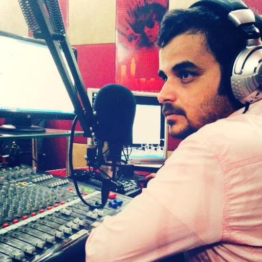 ●Life isn't AbOut Finding yOurself.
●Life is abOut CREATING yOurself..
       Rj, Singer & VJ