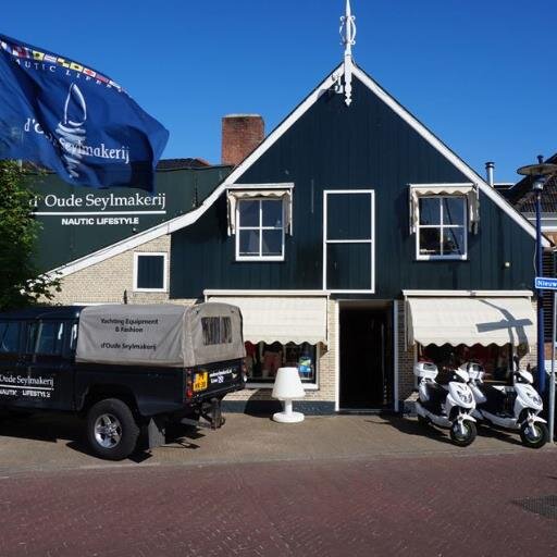 Unieke locatie waar technische watersport en de mooiste mode items samenkomen: o.a Michael Kors, Superdry, Musto, Dubarry, Amsterdenim, Gaastra en Supertrash!