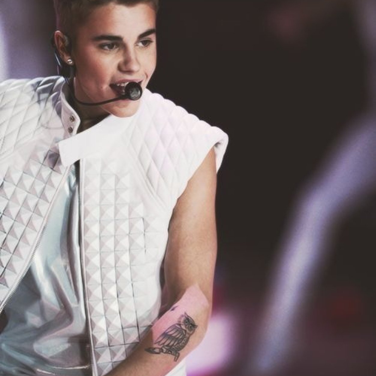 Justin Bieber is my life only makes me smile is perfect and very stylish if you ever have to face what I'd die and I love you much3'.3333:)