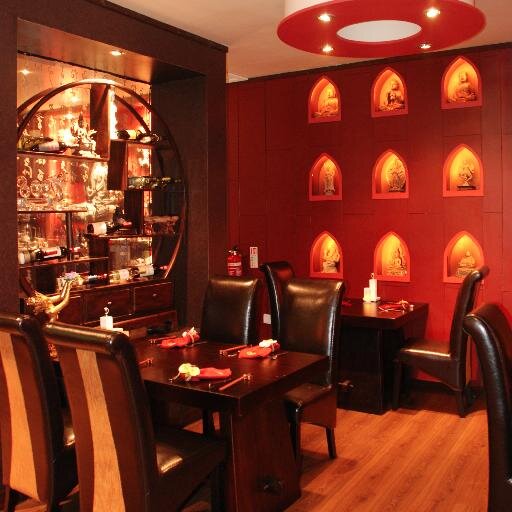Chinese and Thai Restaurant Open 5:30 pm Tuesday-Sunday Early Special Menu available 5:30-7:00 pm Sunday-Thursday. Exclusive À la carte menu available.