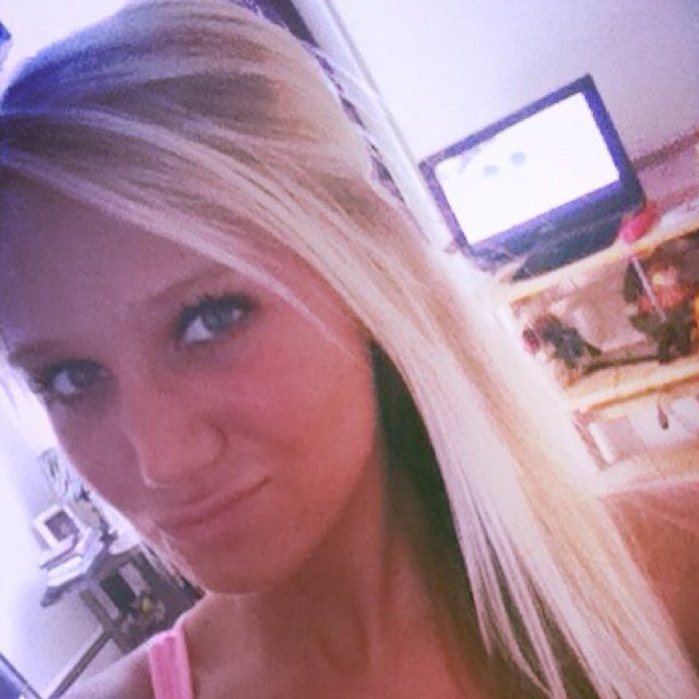 karisa_riley's profile picture. Karisa 21, mommy of a beautifUl lil princess.! Blonde&blueeyes longlegs&tanned ;) WVU. ✌