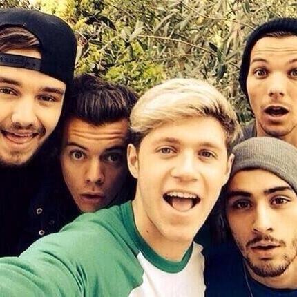 I didn't choose the fangirl life,... The fangirl life chose me
      8/06/2013 TMHT