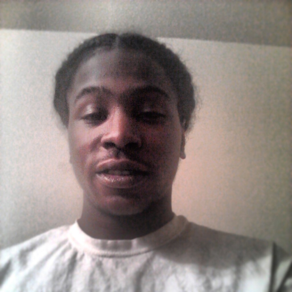 follow my fav cousin @xoxosona_' :-)  #TeamFollowBack