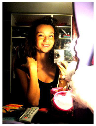 SusanTwiting's profile picture. Hey i am jennifer i like choclat romantic boys... i hat school.. and i love twitter :P