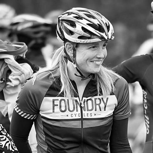 Pro MTB Racer & Lover of dirt, chaos, passion and cats.