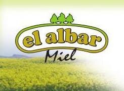 Practicamos la apicultura tradicional, teniendo a disposición todo tipo de productos de la colmena. Miel, polen, cera, propoleo.... todo directo de la colmena!