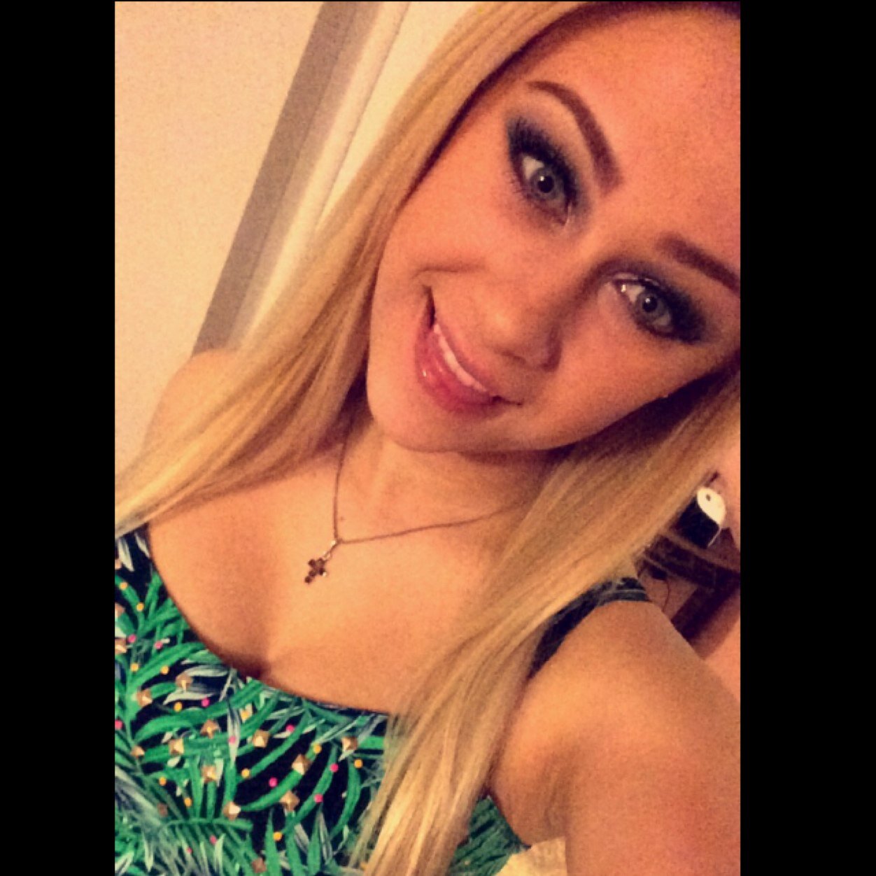 Being happy doesn't mean that everything is perfect. It means that you've decided to look beyond the imperfections.