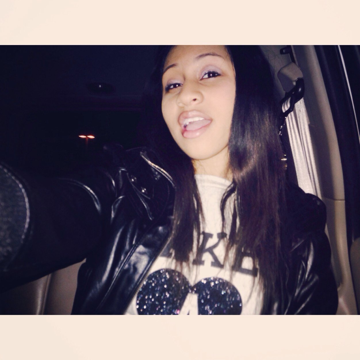 mira_luvs's profile picture. Robert Joseph Pahlck owns my heart 12.18.13❤️