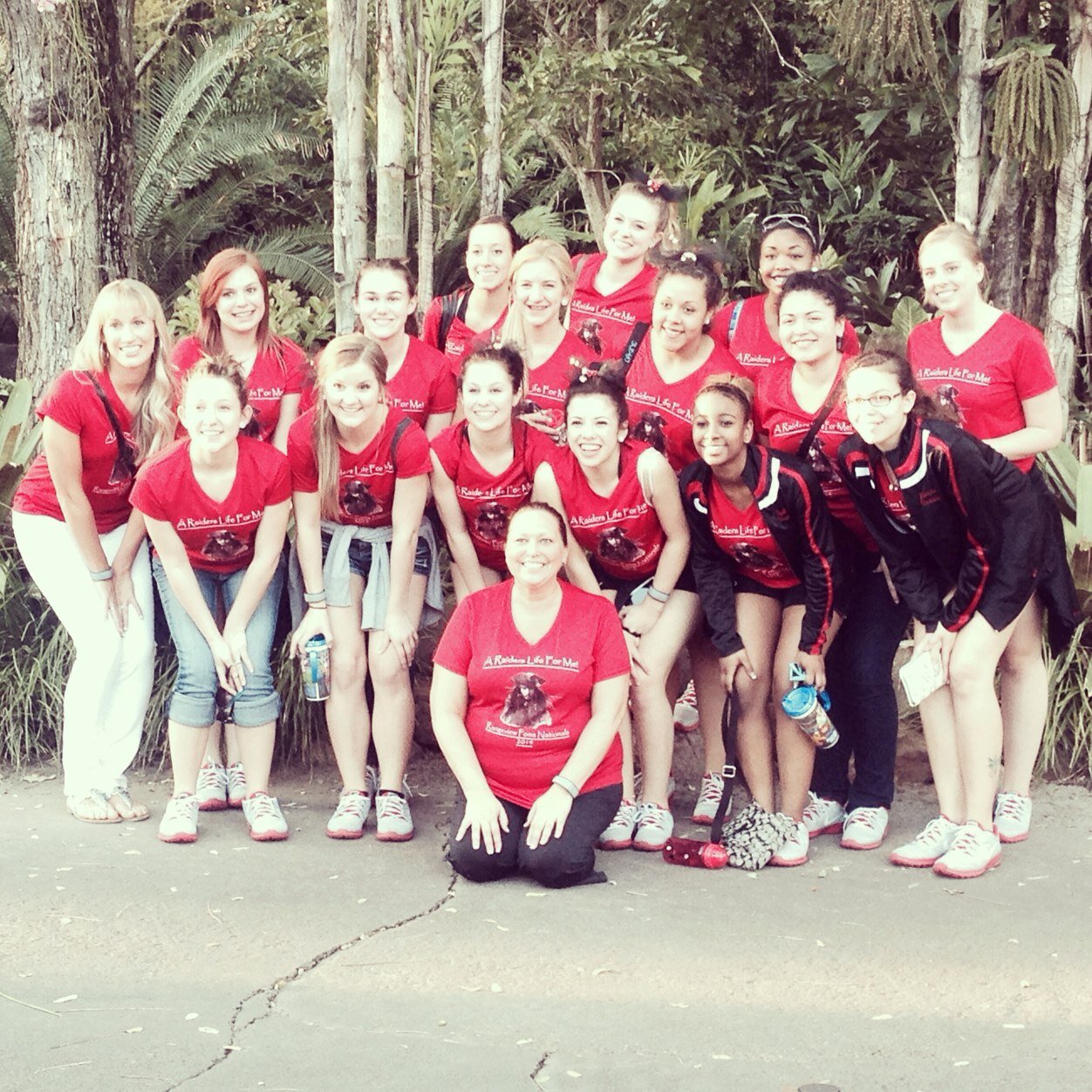 We are the Rangeview High School Pom Squad. Follow us for updates on our season:)