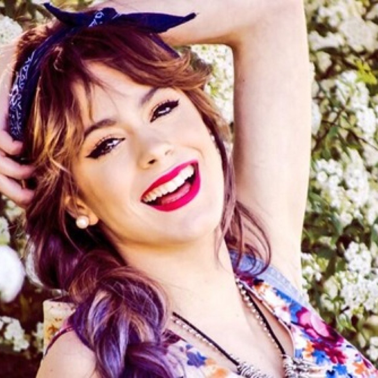 AsLudodima's profile picture. Mientras que el otro cayò en lo brazos de la gente he aprendido a levantarse por si misma.