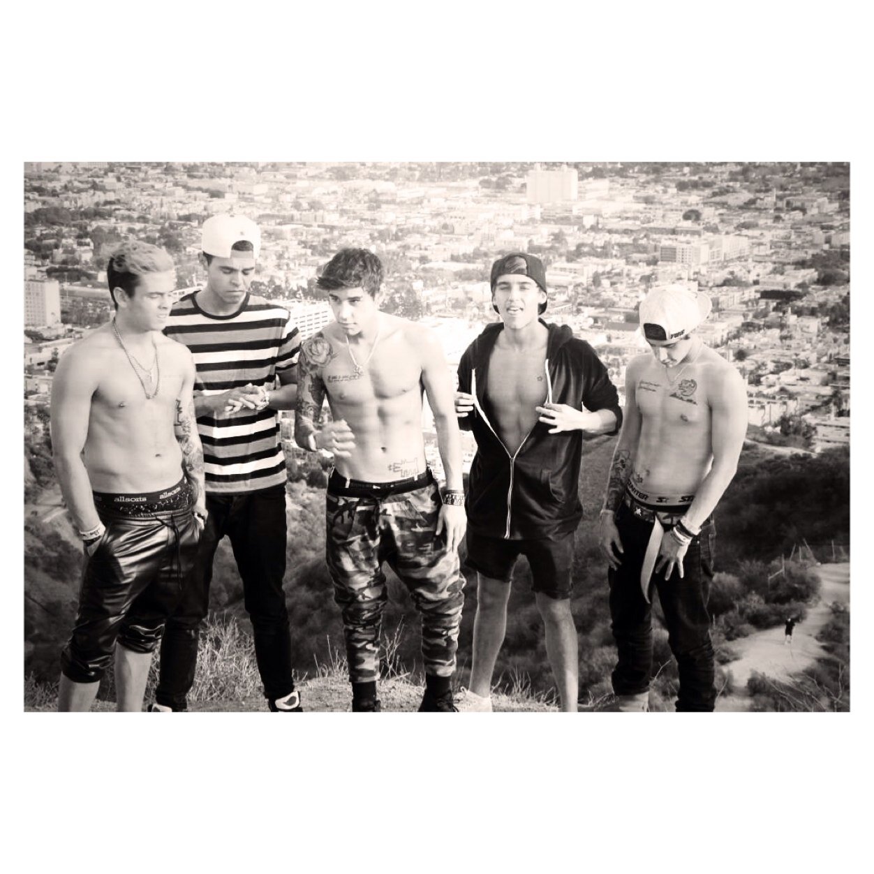 Please follow @lukesirishsloth and @sahyounes_swag WE FOLLOW BACK ILY