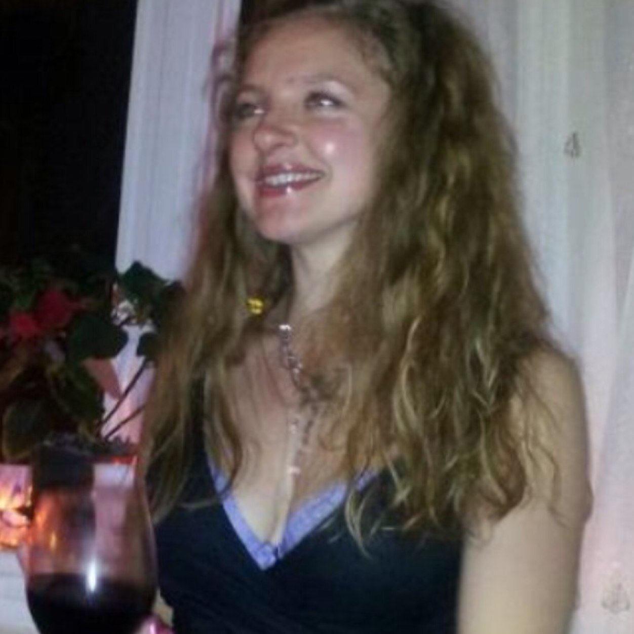 mindybelle79's profile picture. Yogi, foodie, wine lover.