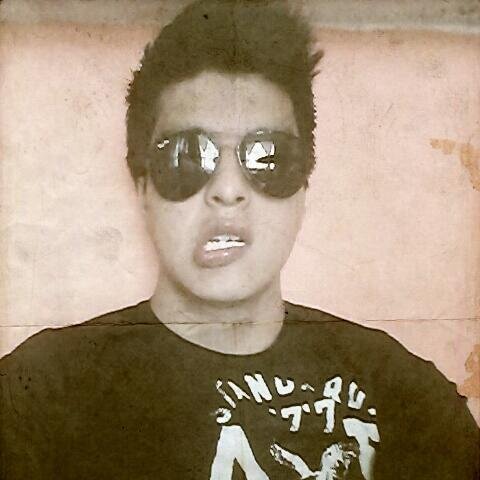sigue por ti mismo.. y logra tus sueños...
SIGEME Y TE SIGO :D