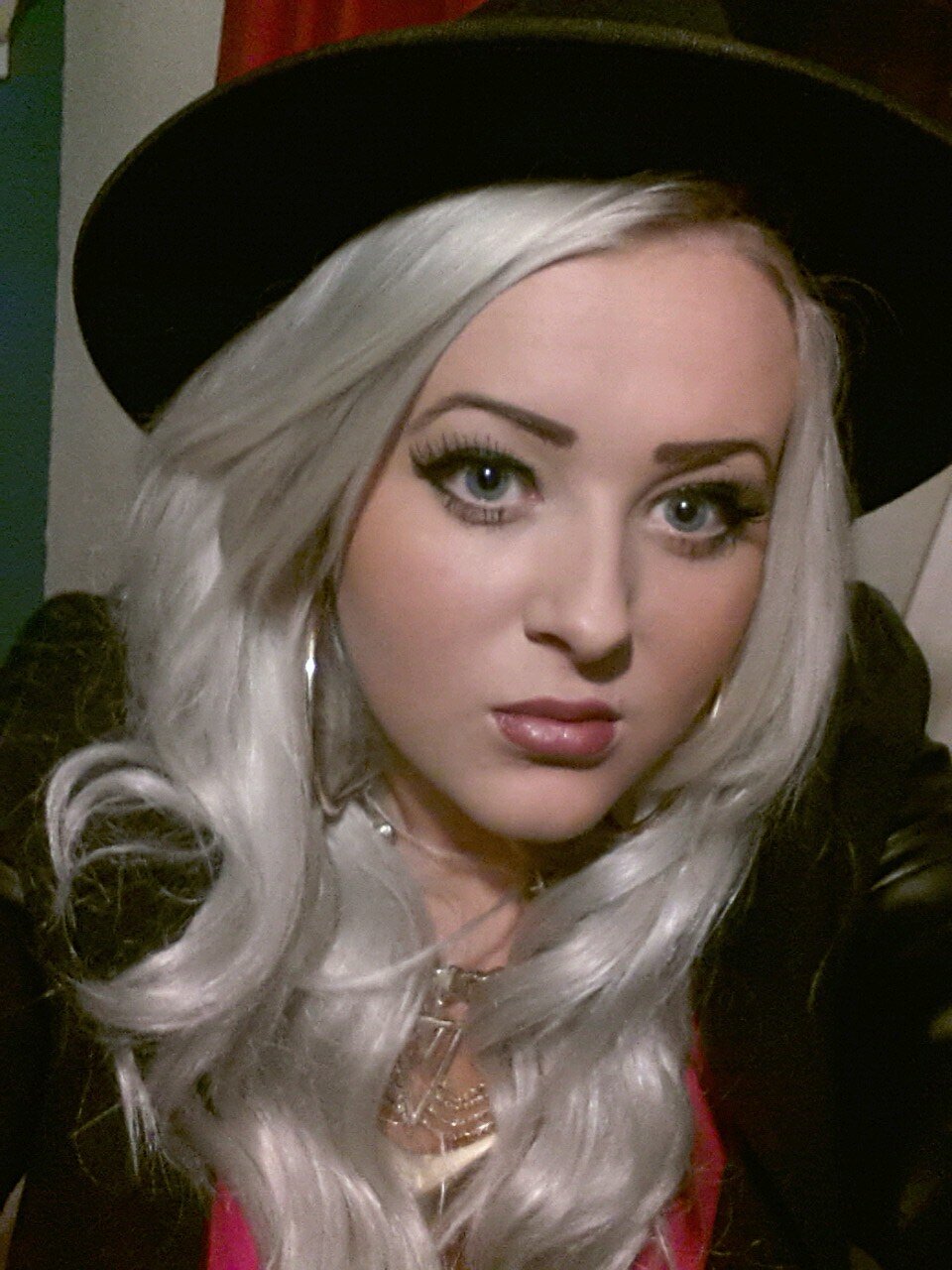 WaleSophie's profile picture. herbal life fitness! tattoos an a bit of vintage ;)