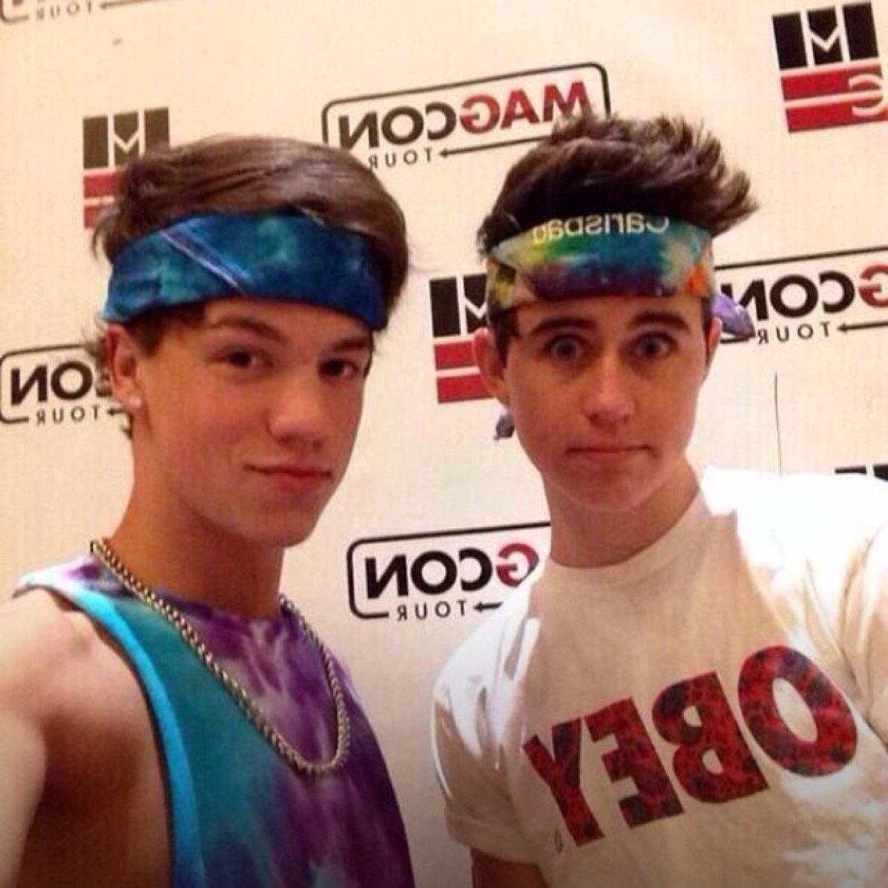 GET @loveseandallis TO 1.2K SHE REALLY DESERVES IT