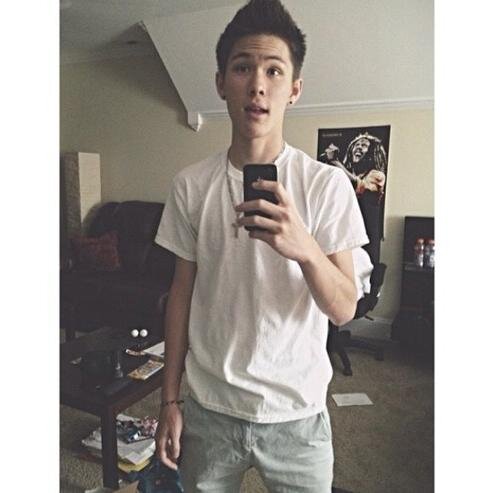 #MagconToSpain @BartBordelon @MAGCONTOUR SPAIN NEEDS MAGCON TOUR SOON