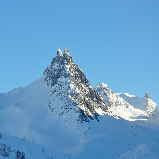 fandemontagne's profile picture. La montagne, le sport, la musique, le travail......la vie quoi !!