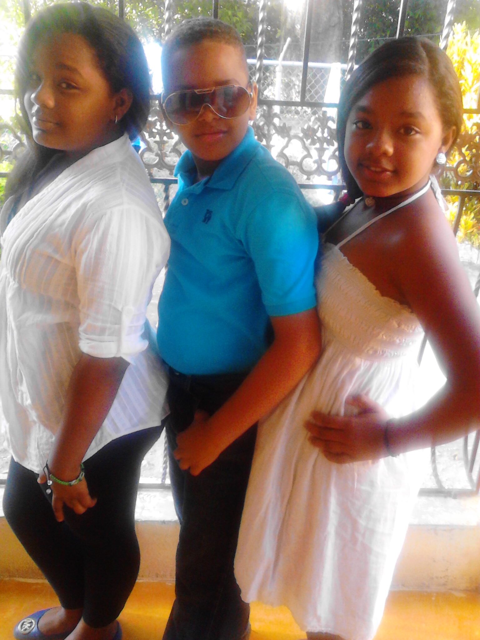 Nasimiento 1995 mis primeris estudios sentro educatido Santo Domingo sabio despues en el liseo Ruben Dario y des pues trabajo en la fabrica de de media