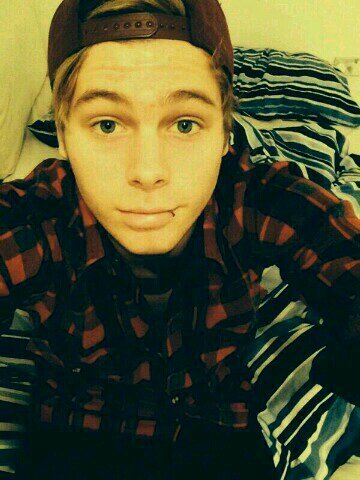 I love 5 seconds of summer and lawson:-P