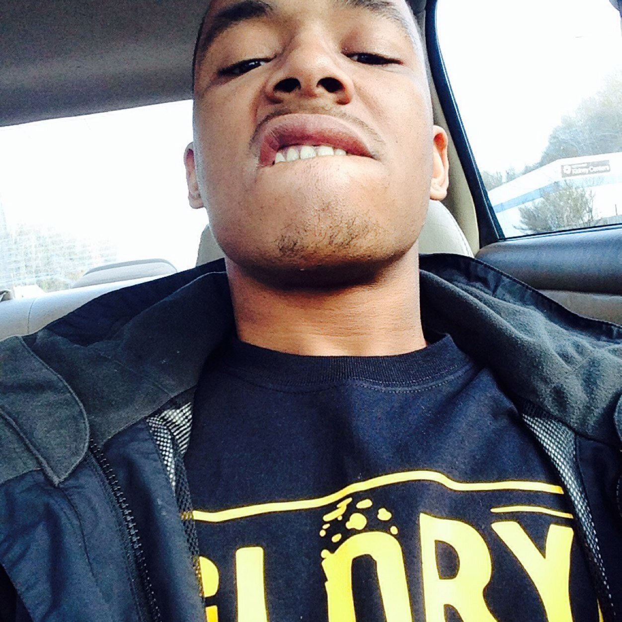 Zelly_CanDoIt's profile picture. Reality first .. 
You can either Hold me Down or Slow me Down Birrds of a feather nigga #Loyalty #Blessed