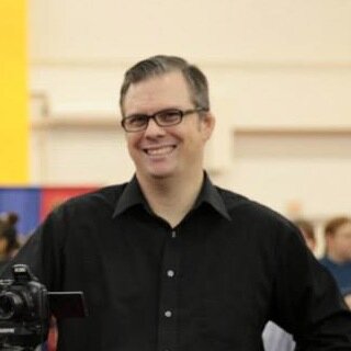 Lucky Husband of Awesome Wife. Daddy to Fantastic Kids. Entrepreneur Guy. Apple Jedi. Tech Geek.
