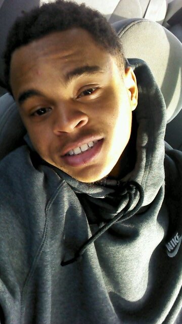 I Dnt Stunt In Front NO Hoe Nd I dnt SHINE In Front No BITCH!!!