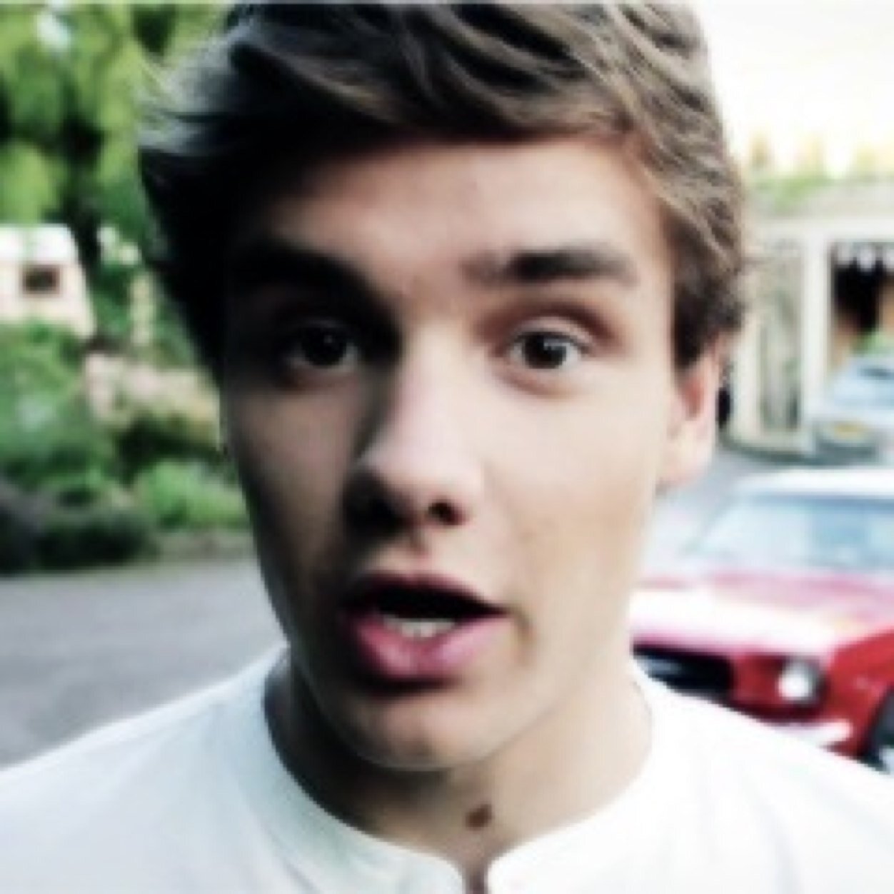 hi sweetie if liam doesn't follow you he will one day bc you're all amazing and you absolutely deserve his follow, keep smiling beautiful :D