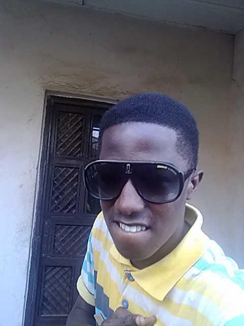 Musicproducer★★☆Computer Activist☆☆...Reading Girls Mind.......