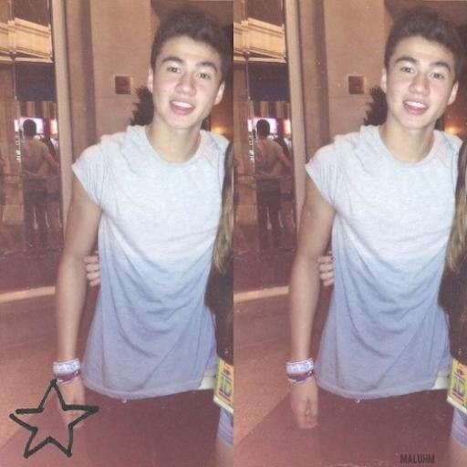 go follow @dauntlesscxlum please she follows back