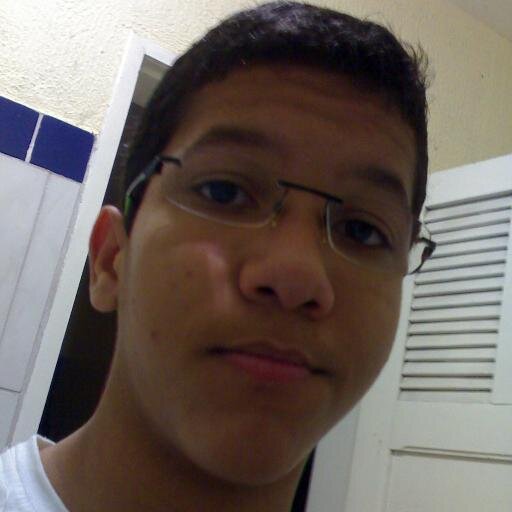 ♫  E o melhor presente Deus me deu a vida me ensinou a lutar pelo que é meu ♫