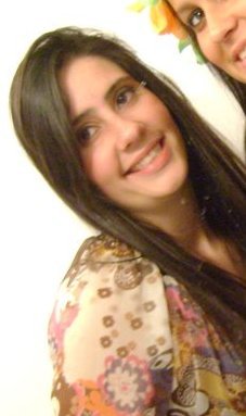 Cirurgiã Dentista, Pós Graduada em Endodontia.