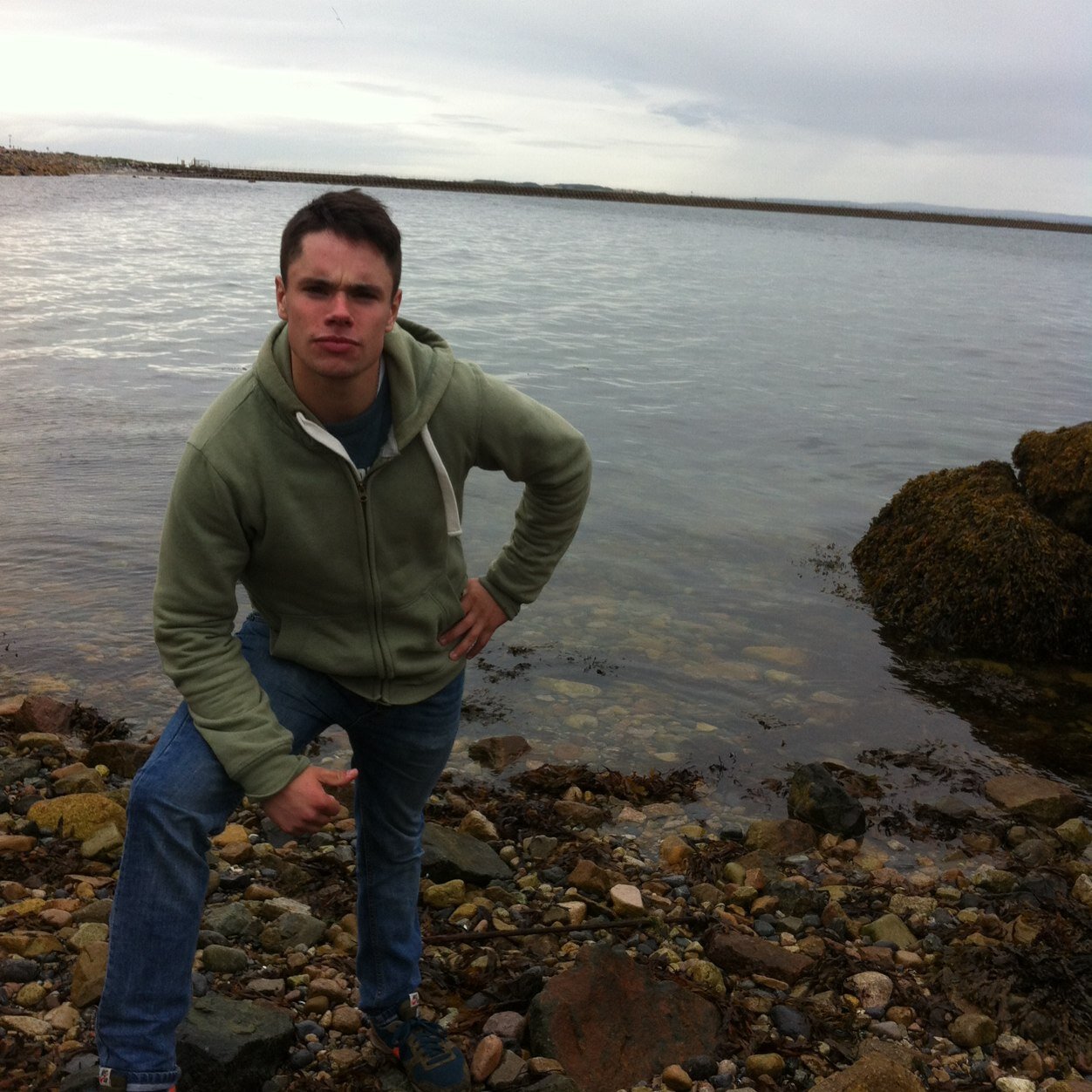Feirsteach I gContae na Gaillimhe. Tugtha don Ghaeilge agus an Iomanaiocht. Beir bua.